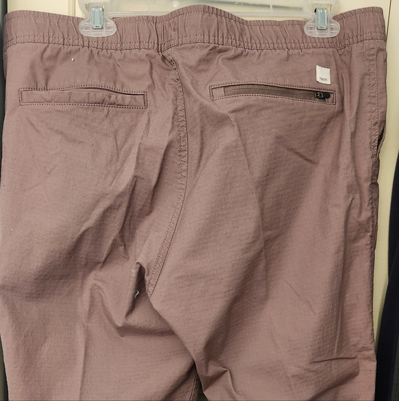 Vuori Cargo Ripstop Pants in Taupe Brown - Picture 2 of 3